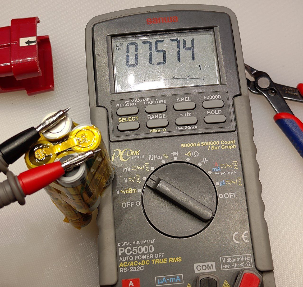 Spannungsprüfung mit dem Multimeter